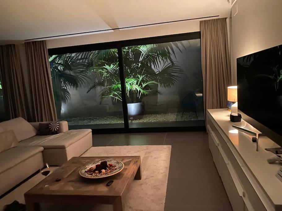 La Villa Blanca Luxury Villa Barcelona & Costa Brava Sant Vicenc de Montalt Exterior photo